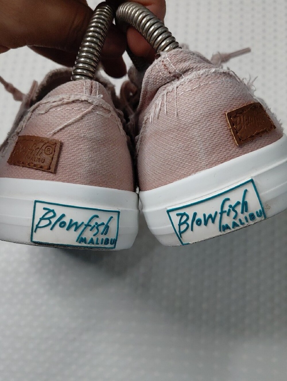 Blowfish Women's Dusty Pink Canvas Low-Top Sneakers Sz 7 - Picture 6 of 10